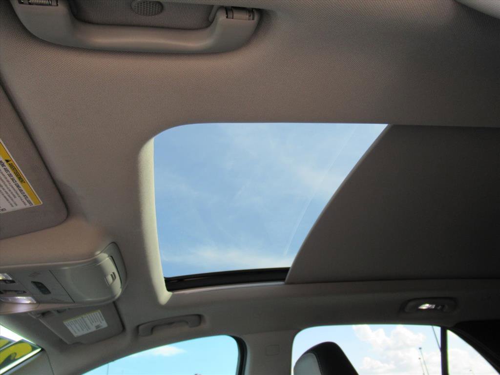 Used 2021 Chevrolet Equinox Premier FWD image 17