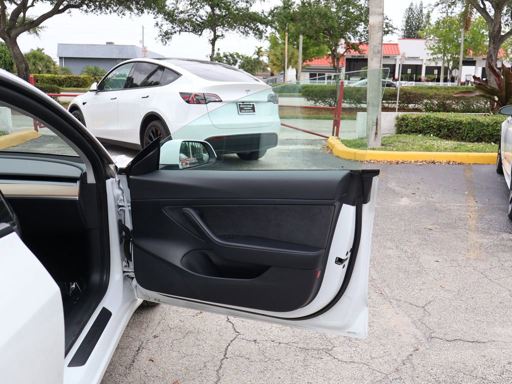 Used 2021 Tesla Model 3 Standard Range Plus RWD image 23