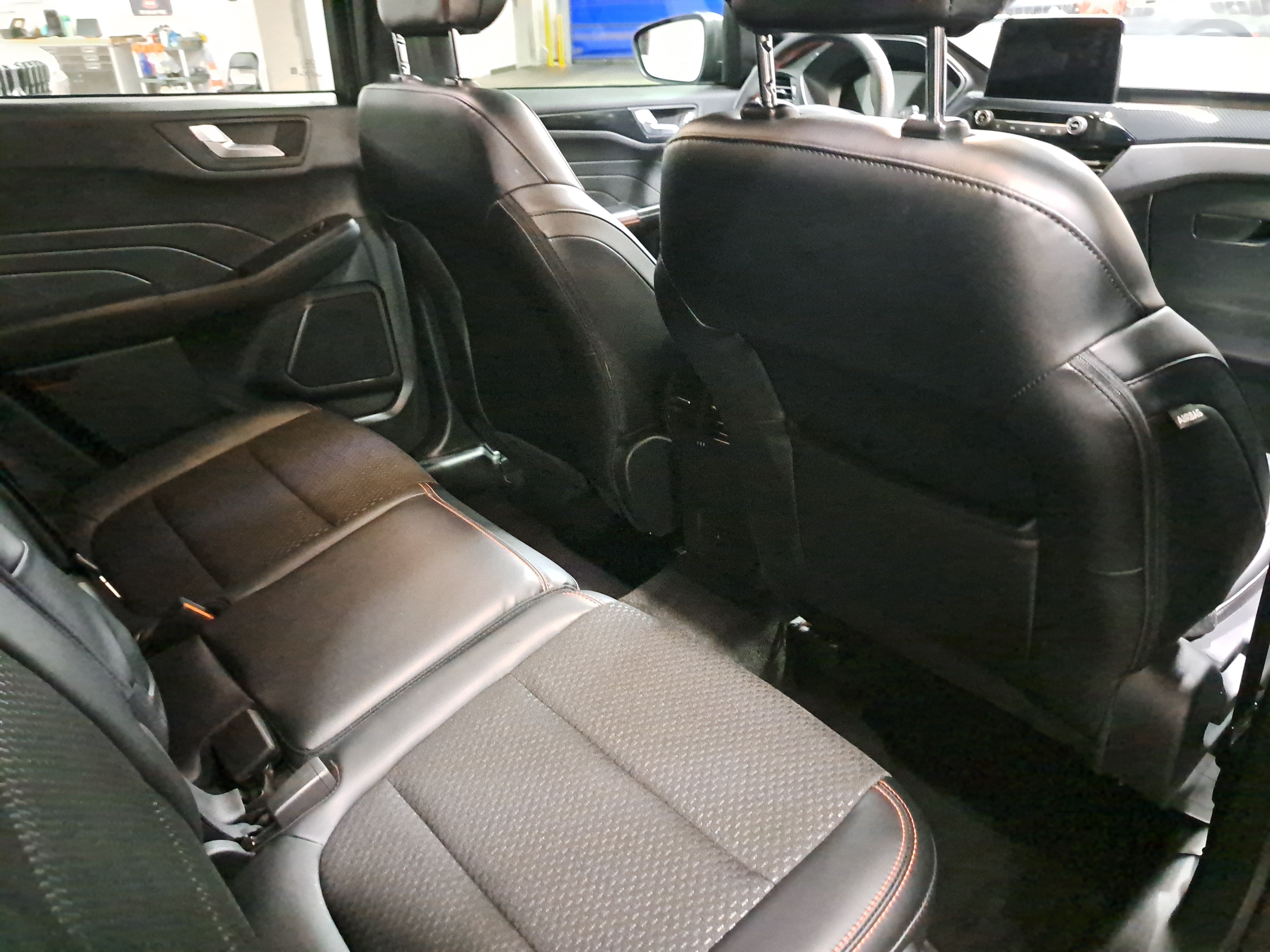 Used 2025 Ford Escape ST-Line FWD image 11