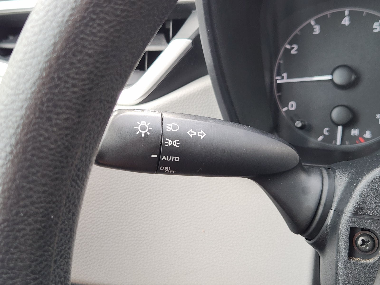 Used 2024 Toyota Corolla LE FWD image 39