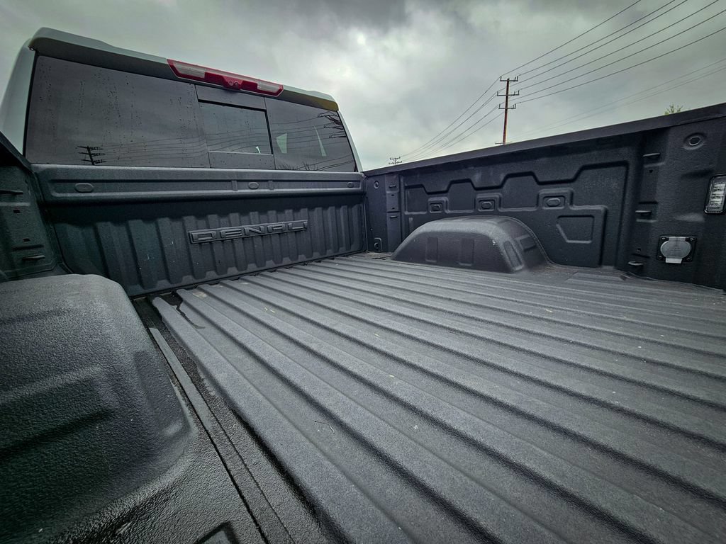 Used 2024 GMC Sierra 1500 Denali w/ Technology Package AWD/4WD image 7