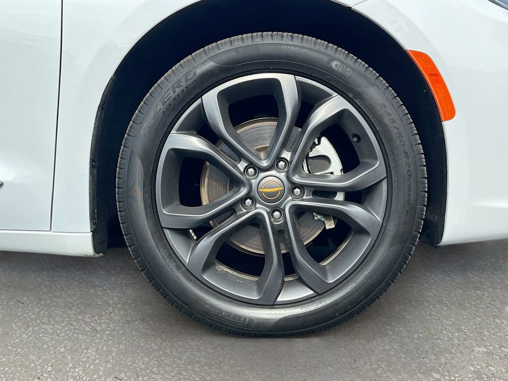Certified 2024 Chrysler Pacifica Touring-L w/ Road Tripper Package FWD image 30