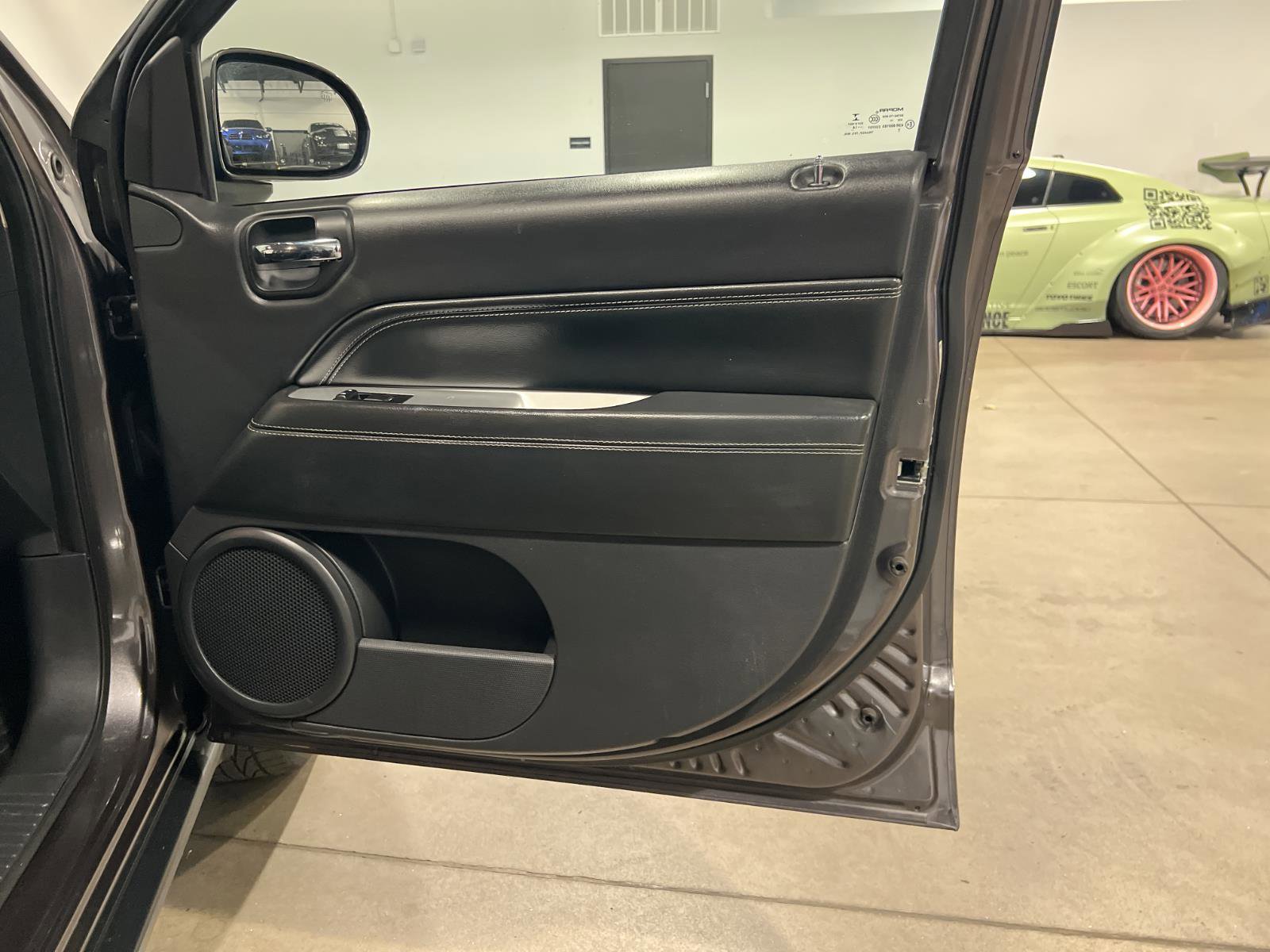 Used 2014 Jeep Compass Latitude AWD/4WD image 33