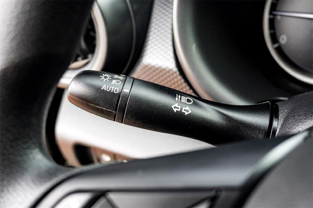 Used 2025 Nissan Kicks Play S image 19