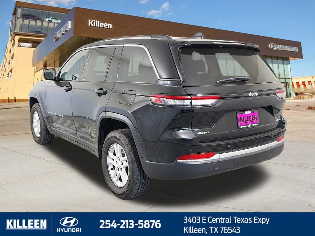 Used 2023 Jeep Grand Cherokee Laredo AWD/4WD image 5