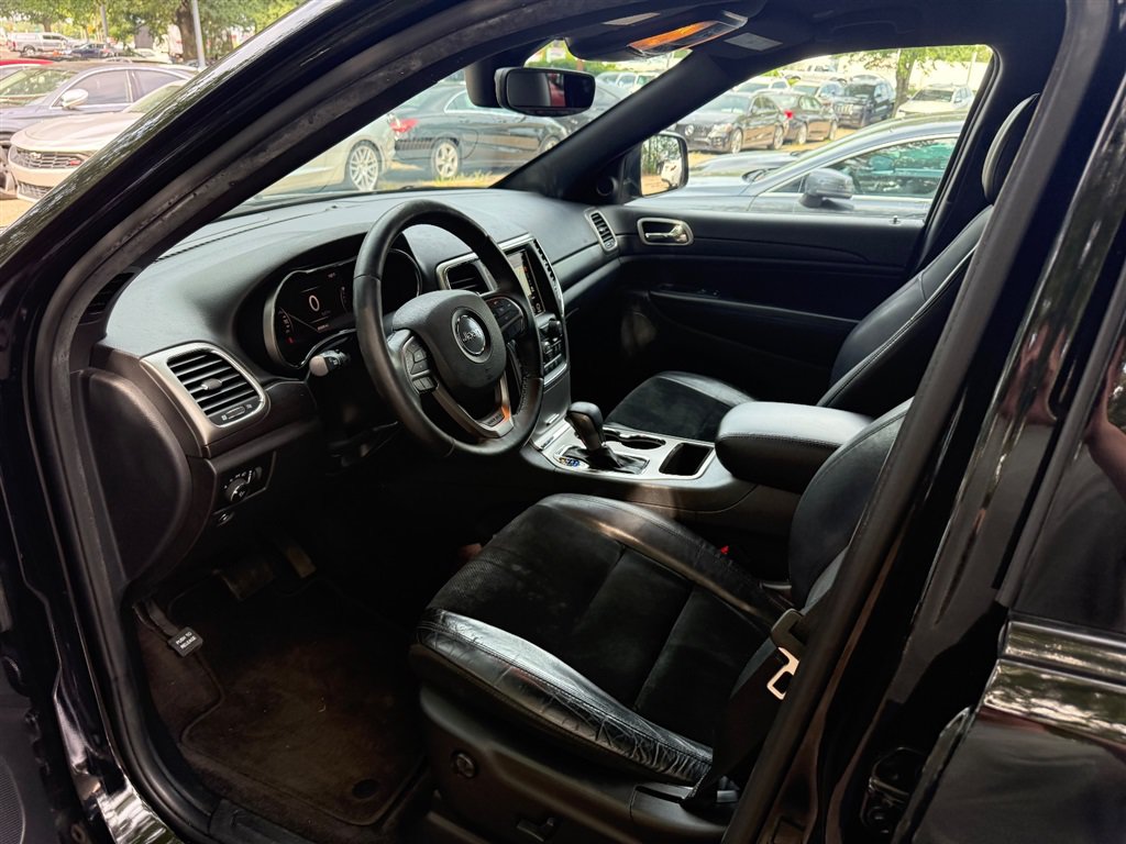 Used 2018 Jeep Grand Cherokee Altitude RWD image 9