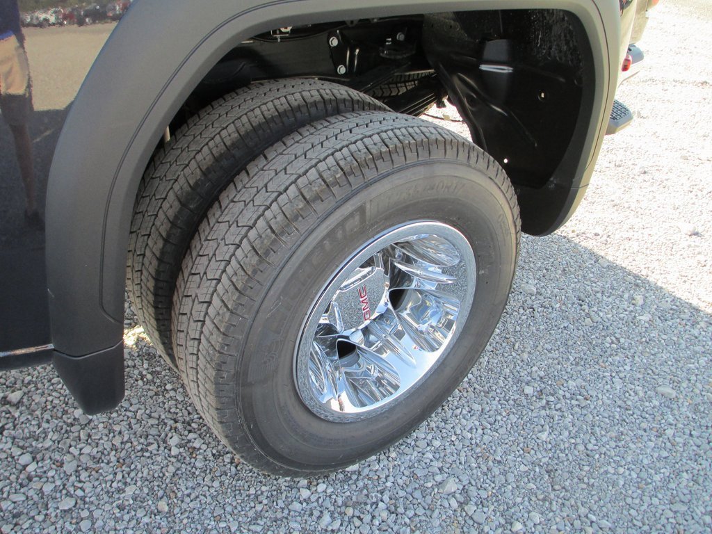 New 2026 GMC Sierra 3500 SLT w/ SLT Convenience Package image 15