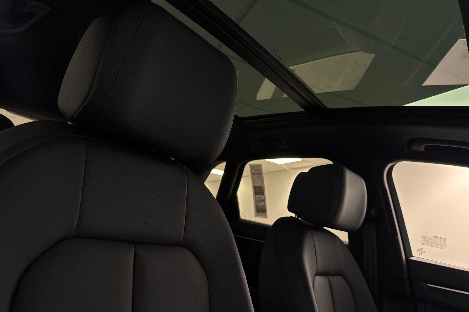 Used 2025 Audi Q3 2.0T Premium w/ Convenience Package image 17