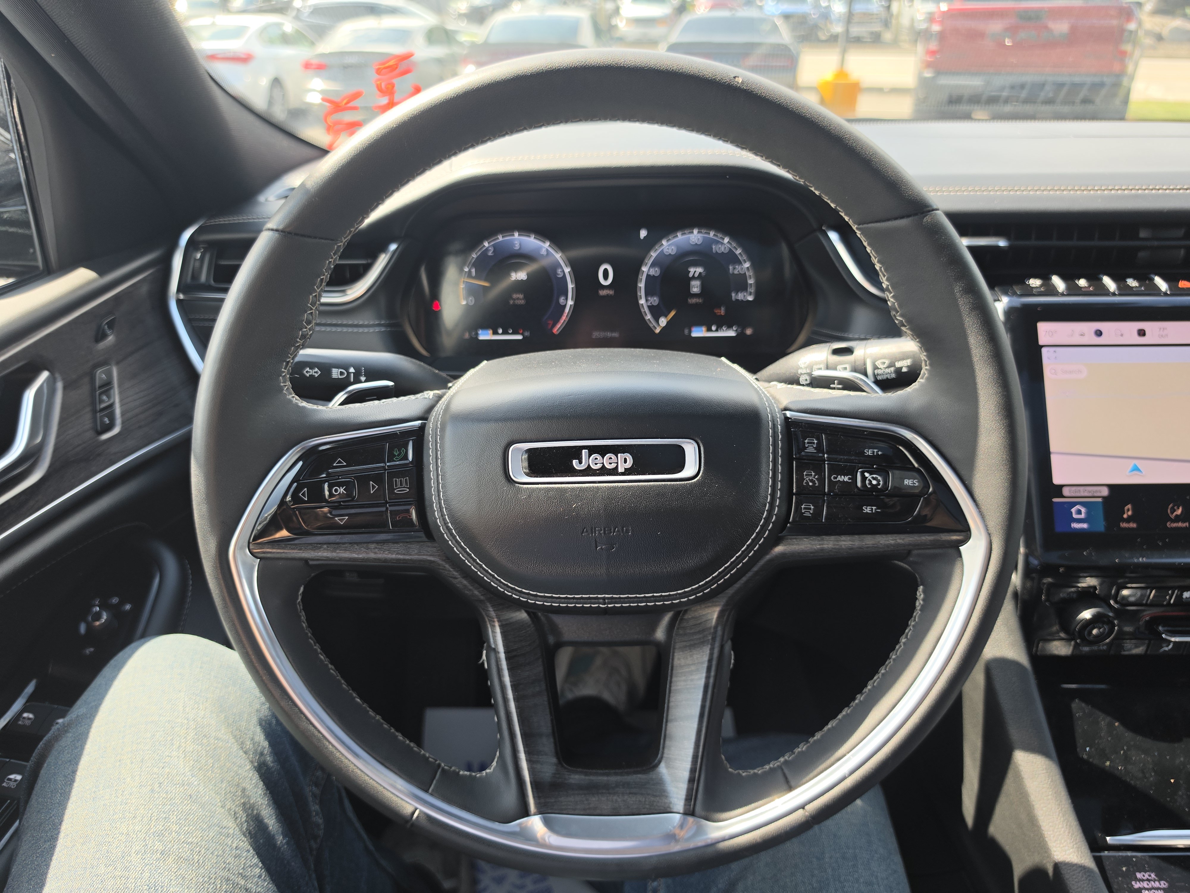 Used 2024 Jeep Grand Cherokee L Overland w/ Luxury Tech Group IV AWD/4WD image 21