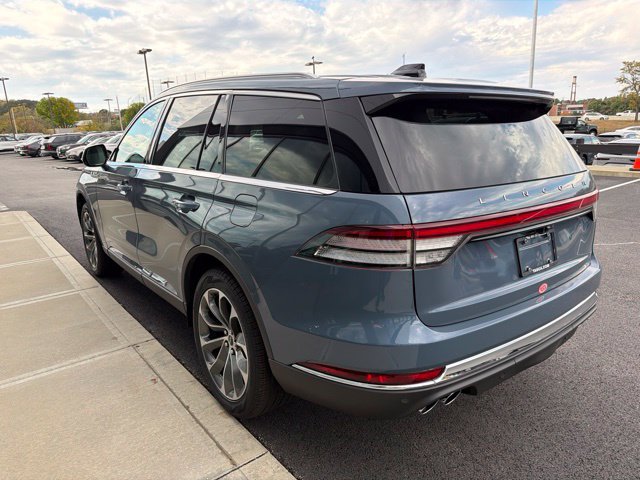 New 2027 Lincoln Aviator AWD image 5