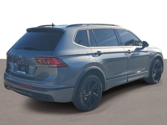 Certified 2023 Volkswagen Tiguan SE R-Line FWD image 2
