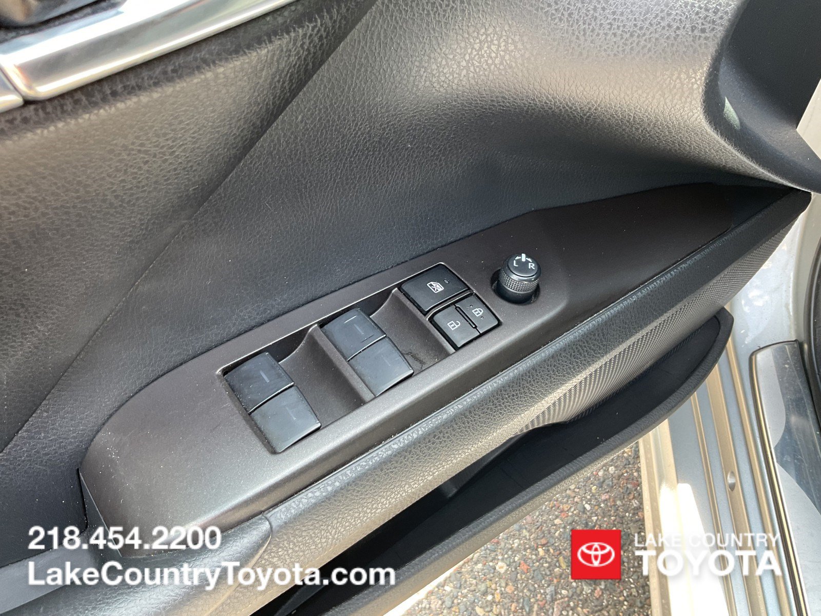 Used 2024 Toyota Camry SE FWD image 20