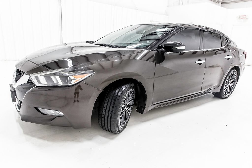 Used 2017 Nissan Maxima Platinum w/ Medallion Package FWD image 2