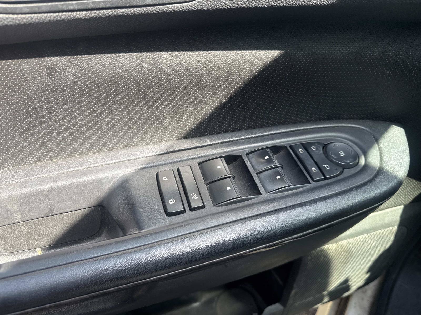 Used 2012 GMC Acadia Denali FWD image 6