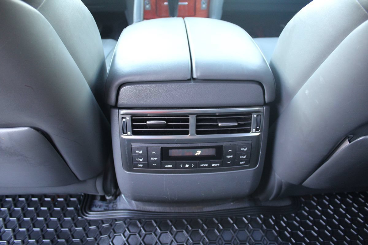 Used 2008 Lexus LX 570 4WD w/ Technology Pkg image 26