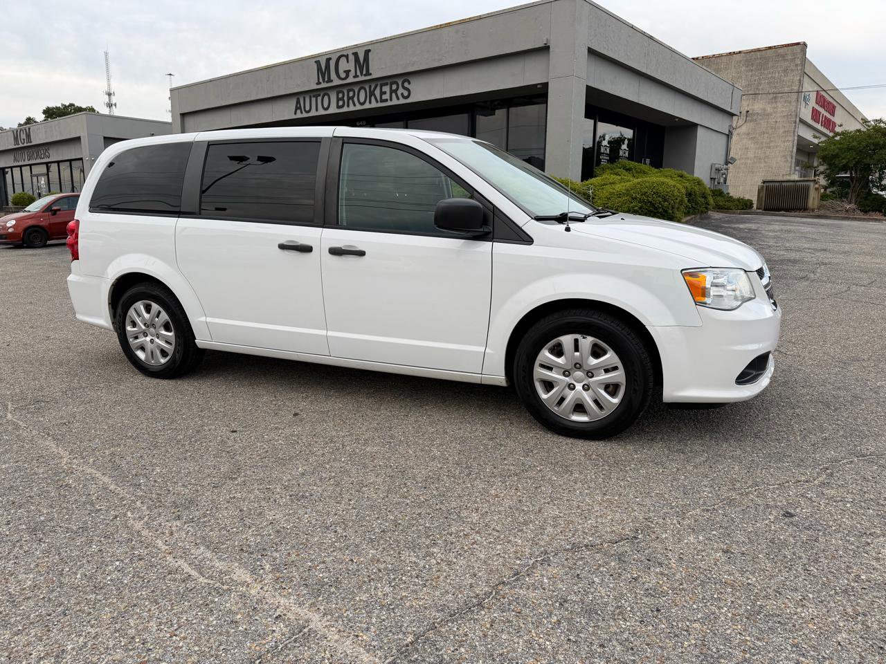 Used 2020 Dodge Grand Caravan SE FWD image 26