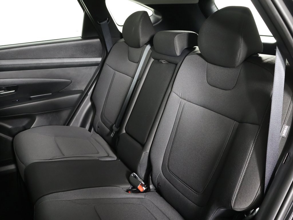 Certified 2025 Hyundai Tucson SE image 26