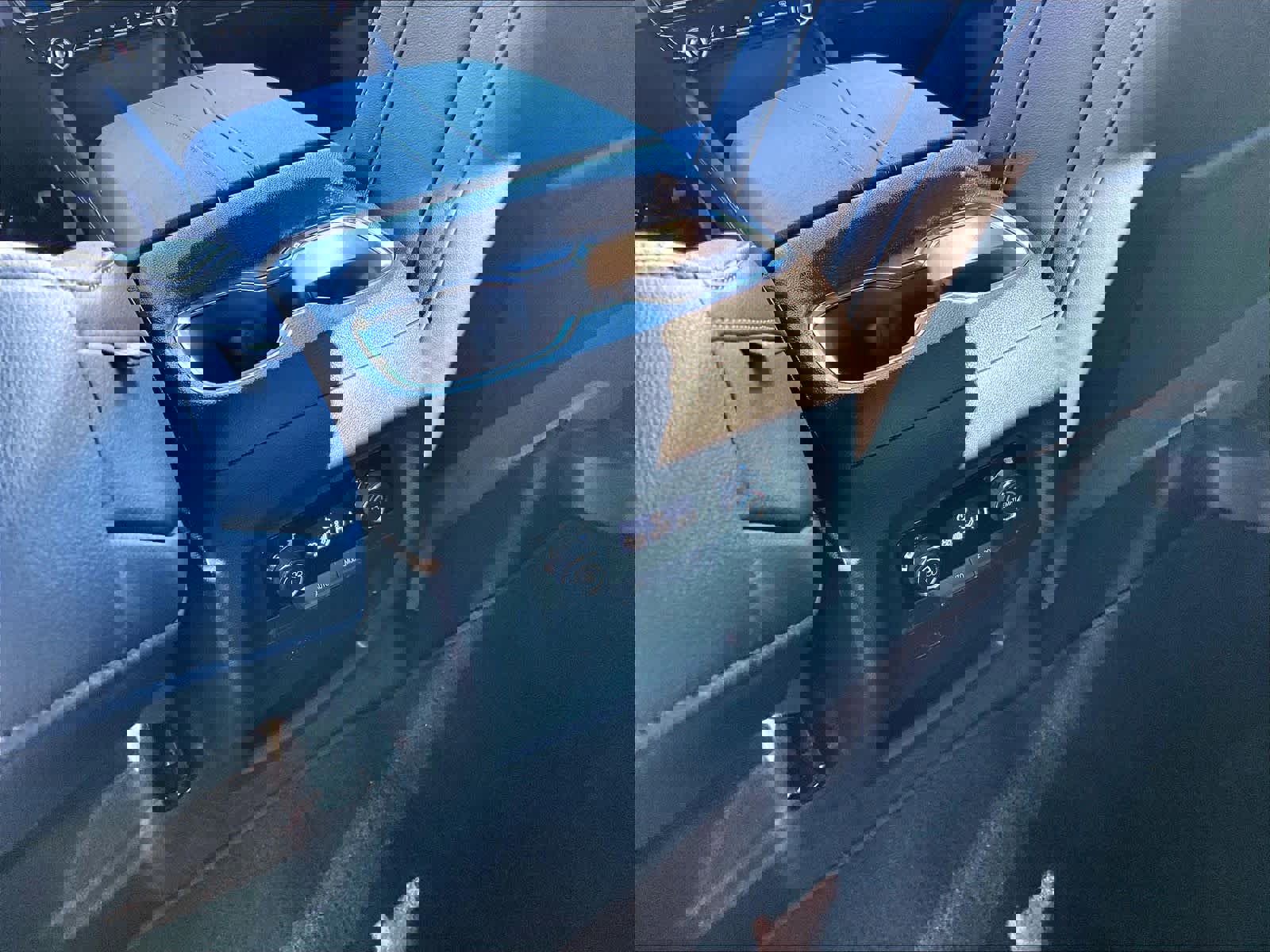 Used 2025 Chevrolet Traverse LT image 29