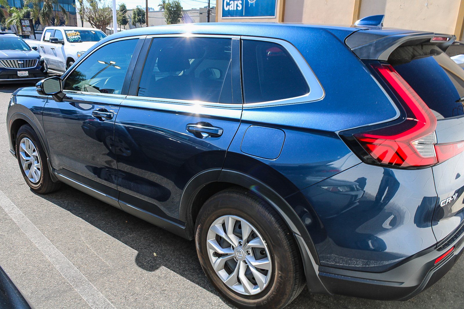 Used 2025 Honda CR-V LX image 8