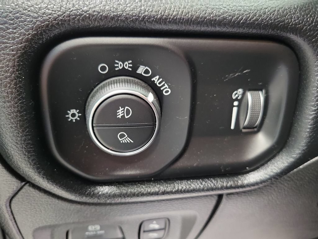 Used 2021 RAM 1500 Big Horn AWD/4WD image 32