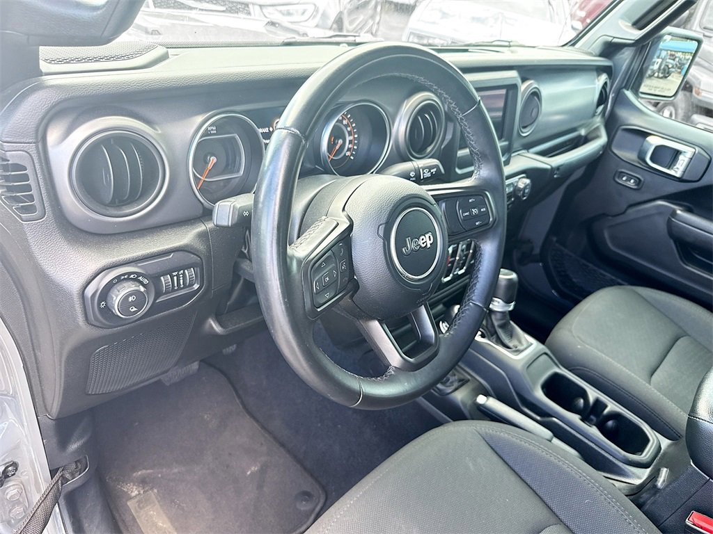 Used 2022 Jeep Gladiator Sport image 11