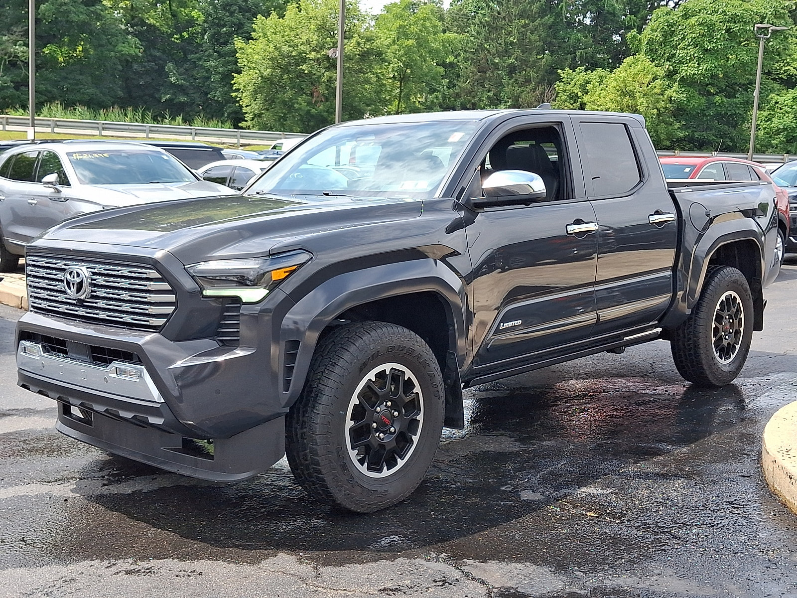 Used 2025 Toyota Tacoma Limited AWD/4WD image 3