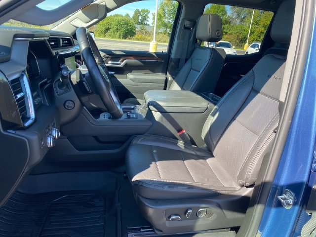 Used 2025 GMC Sierra 1500 Denali AWD/4WD image 17
