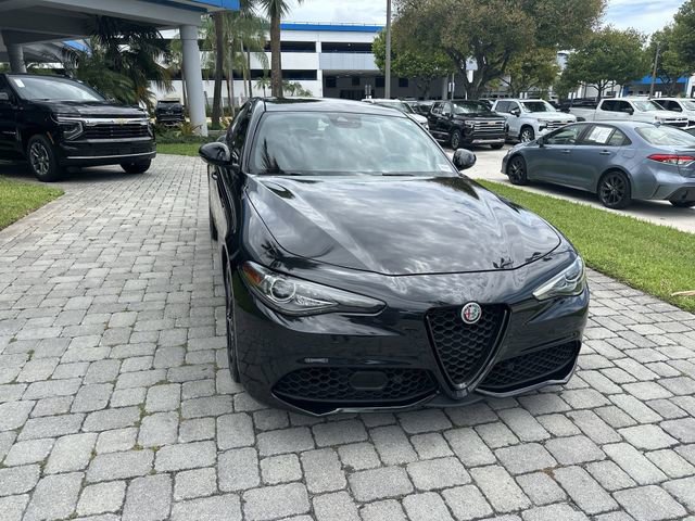 Used 2022 Alfa Romeo Giulia Veloce RWD image 17