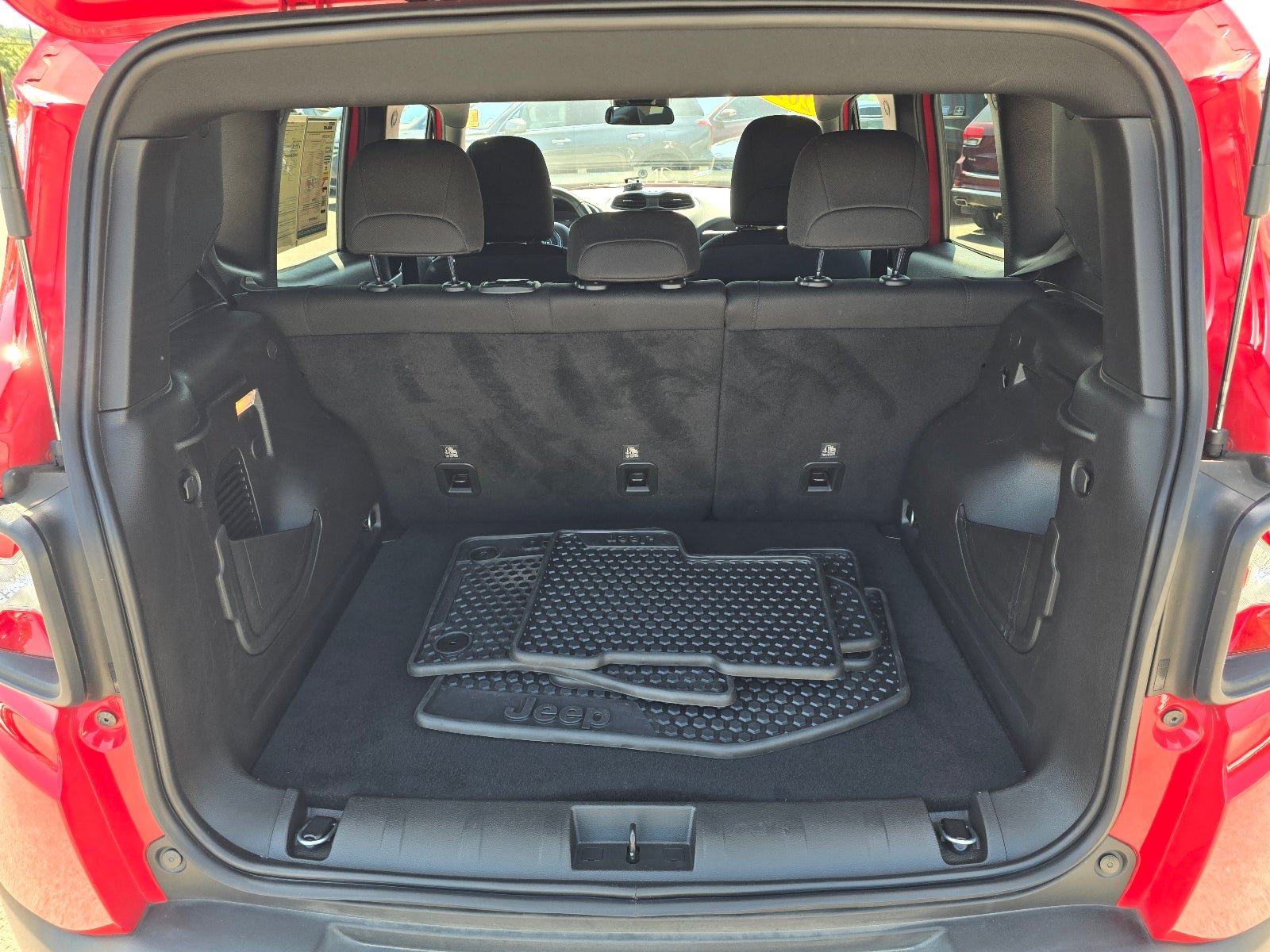 Used 2022 Jeep Renegade Altitude AWD/4WD image 25