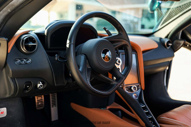 Used 2022 McLaren 720S Spider image 34