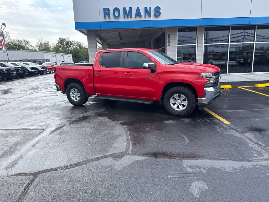 Used 2019 Chevrolet Silverado 1500 LT AWD/4WD image 2