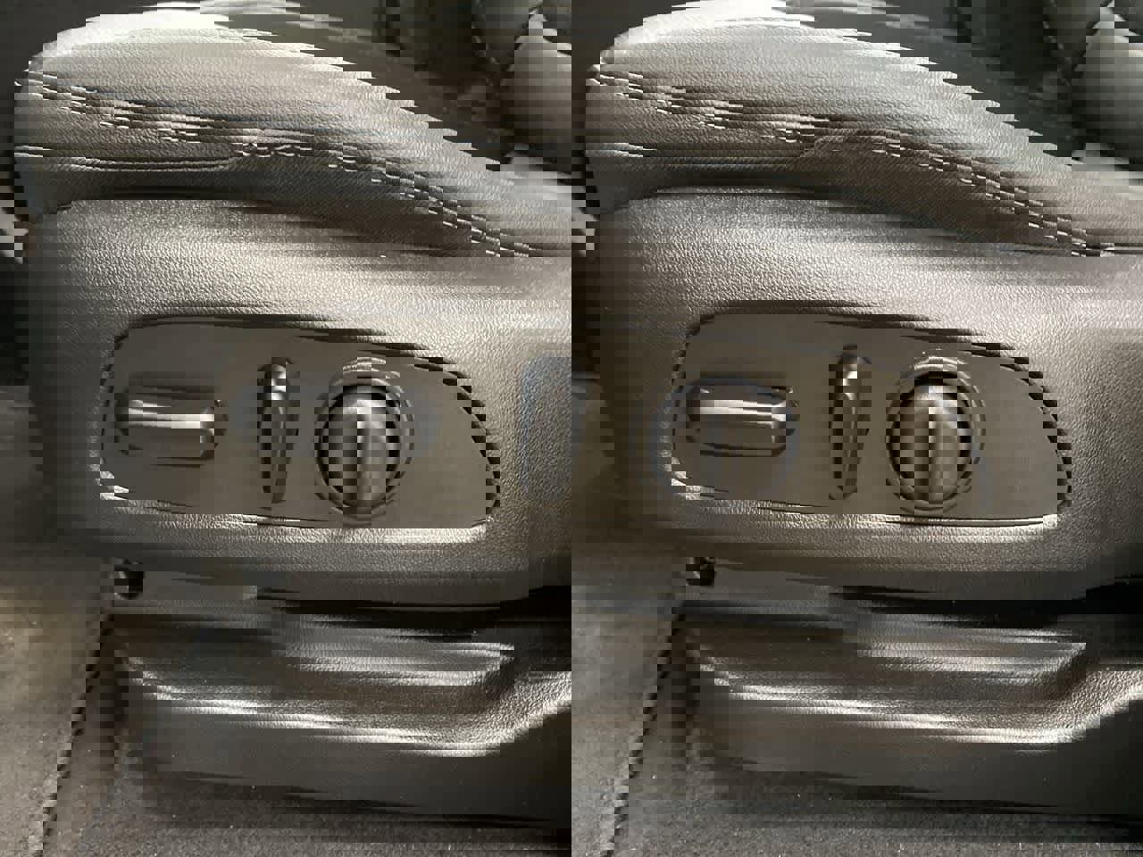 Used 2023 Chevrolet Bolt LT w/ Infotainment Package image 15