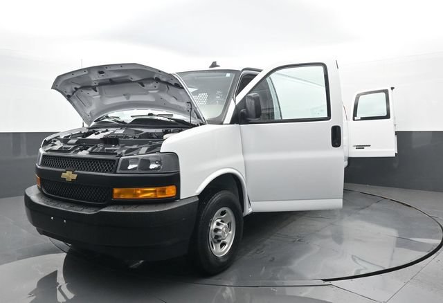 Used 2023 Chevrolet Express 2500 Extended RWD image 21