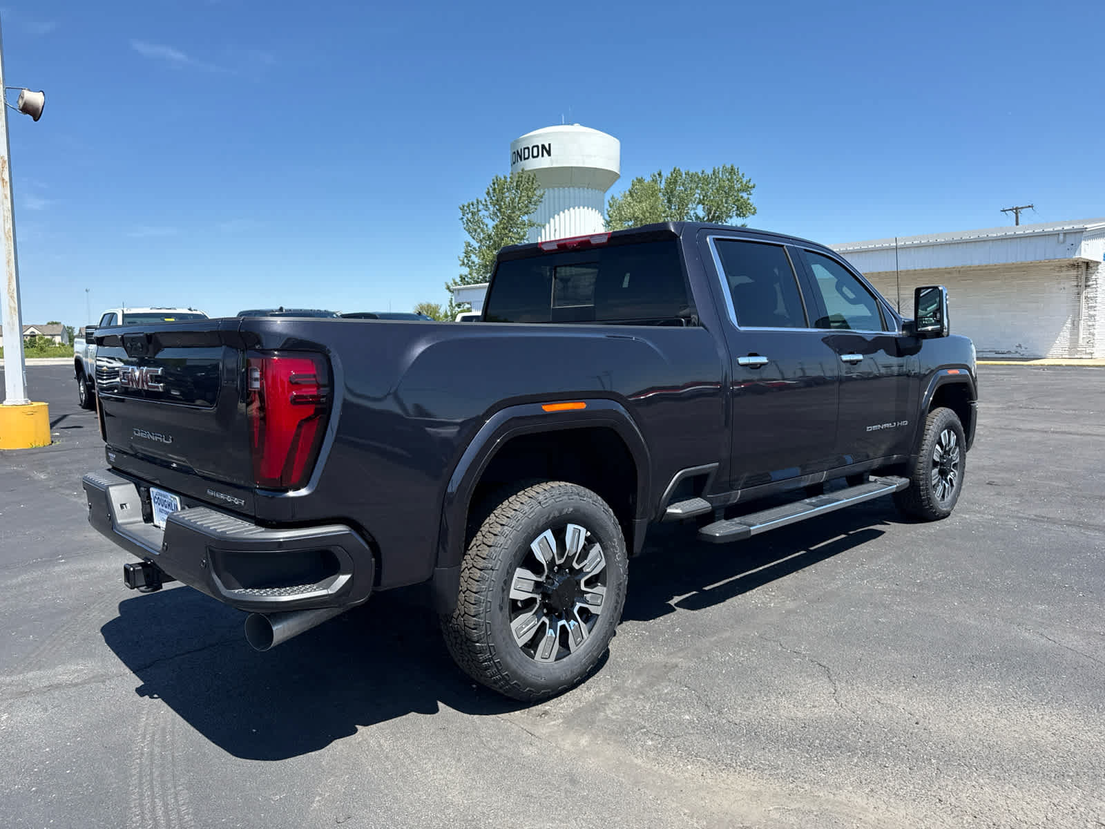 New 2026 GMC Sierra 3500 Denali w/ Denali Reserve Package AWD/4WD image 5