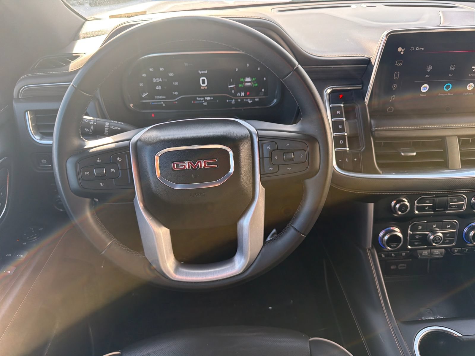 Used 2024 GMC Yukon SLT AWD/4WD image 26
