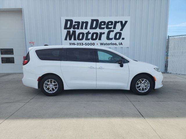 New 2026 Chrysler Pacifica Select image 11