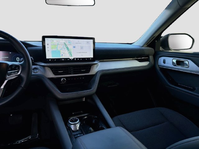 Used 2025 Ford Explorer Active RWD image 23
