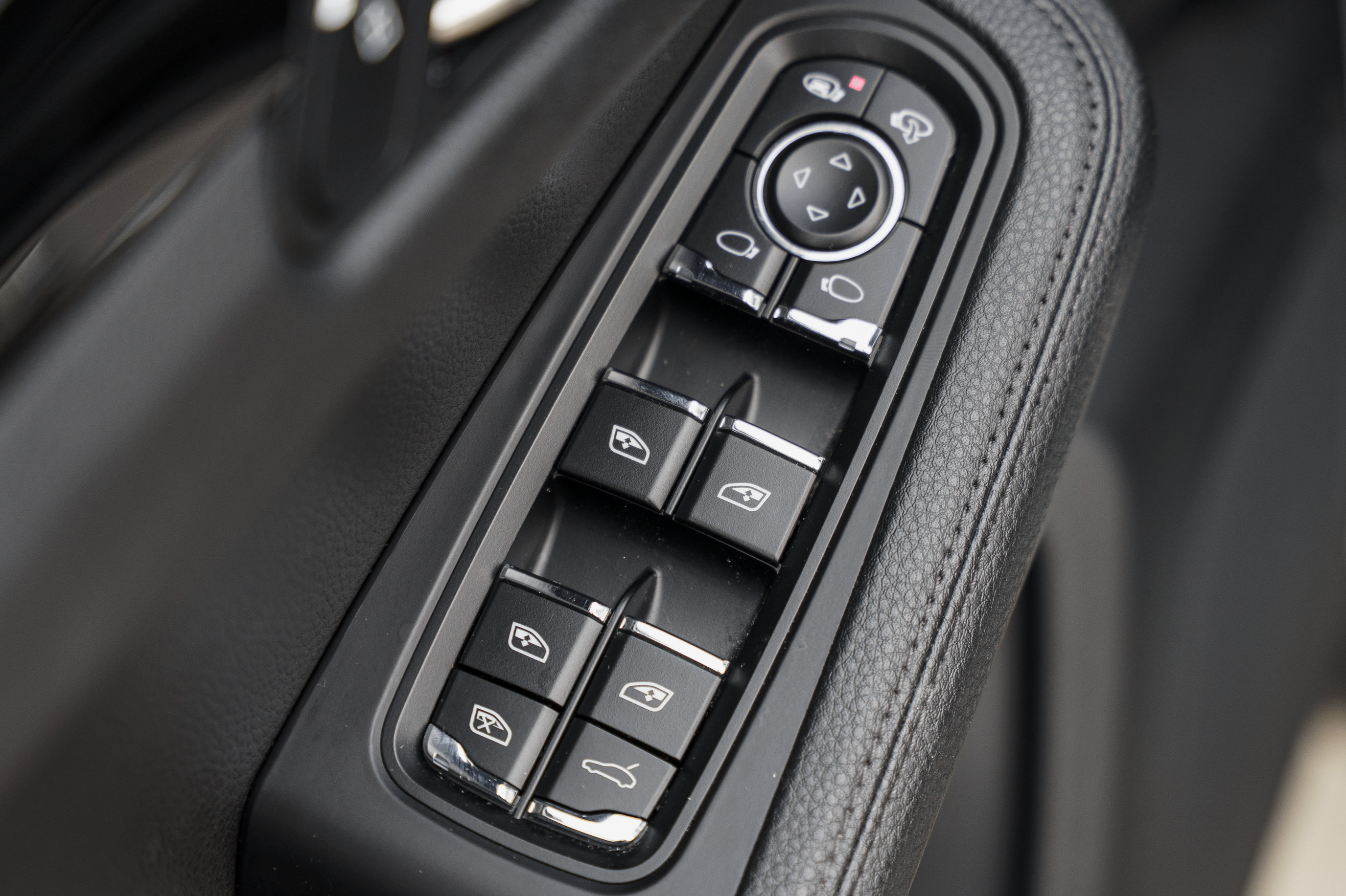 Used 2020 Porsche Macan S AWD/4WD image 23