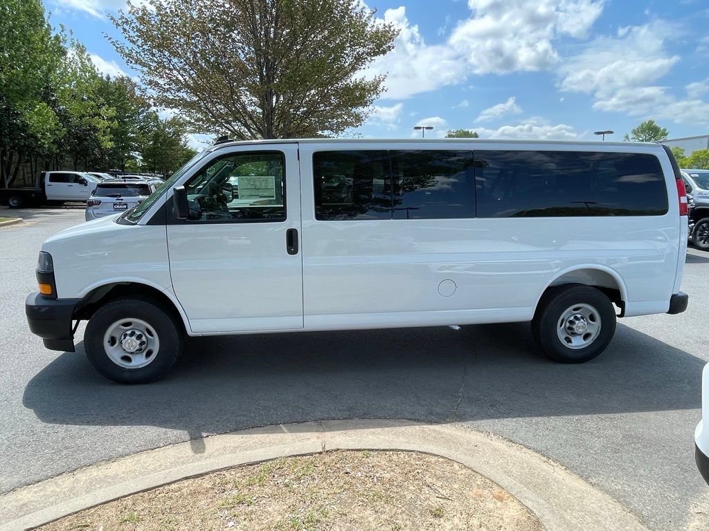 New 2026 Chevrolet Express 3500 LS RWD image 4