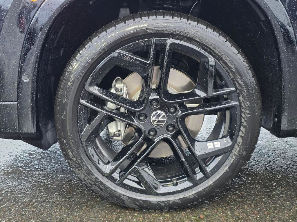 New 2026 Volkswagen Tiguan SE R-Line image 11