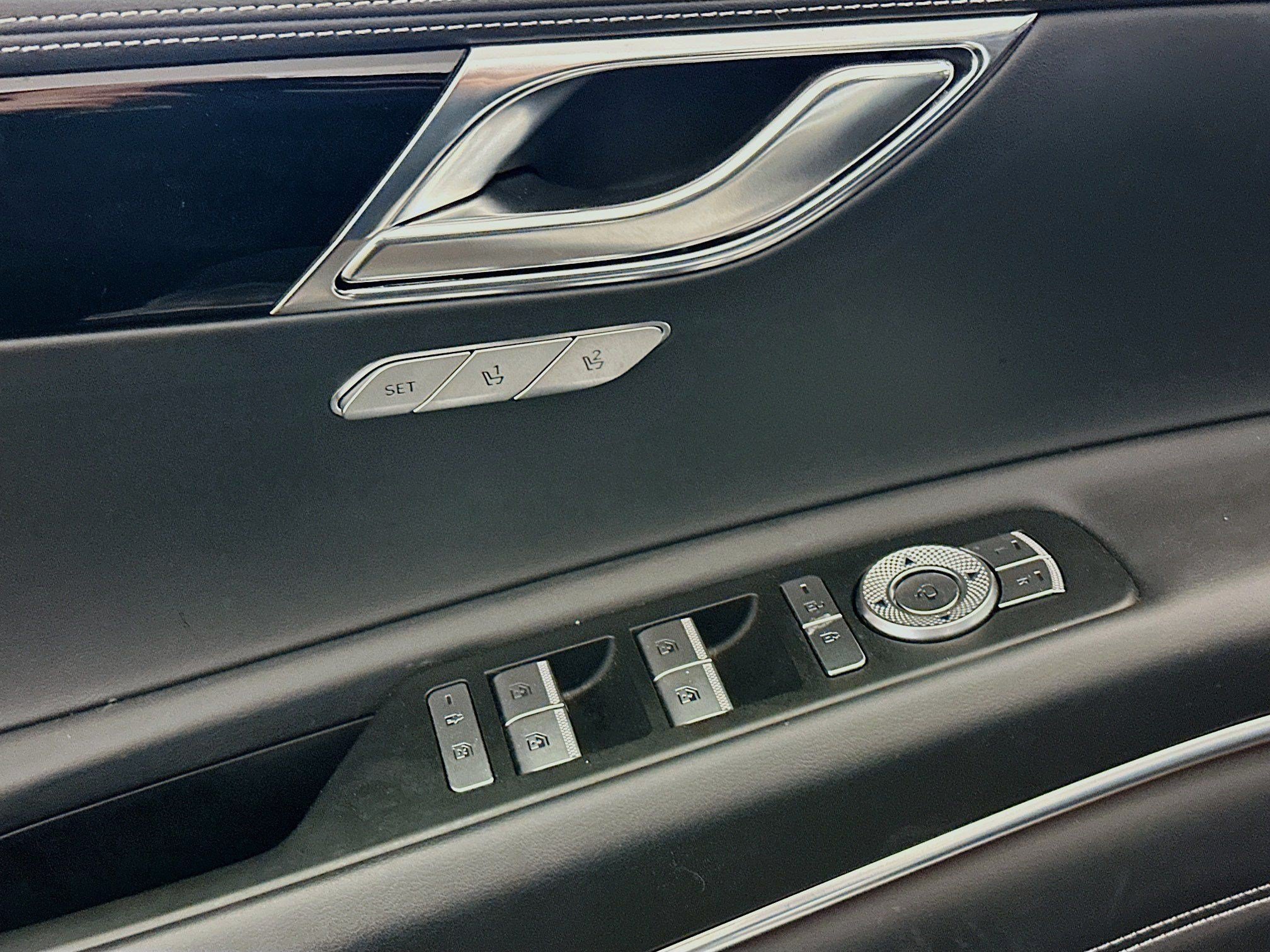 Used 2025 Genesis GV80 2.5T Standard AWD/4WD image 12