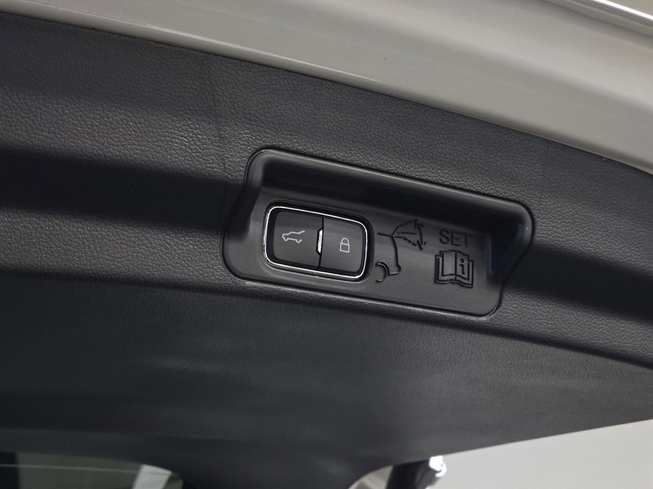 New 2026 Ford Explorer Platinum image 13