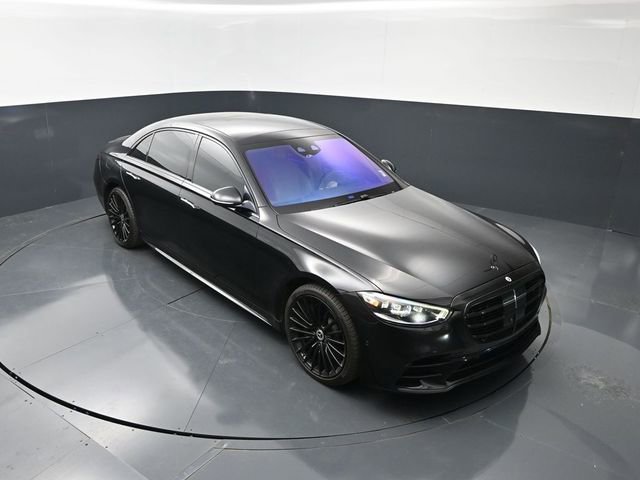 Used 2022 Mercedes-Benz S 580 4MATIC Sedan w/ AMG Line Package image 19