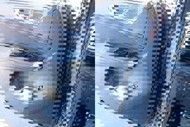 New 2026 Volkswagen Atlas Cross Sport SEL R-Line image 25