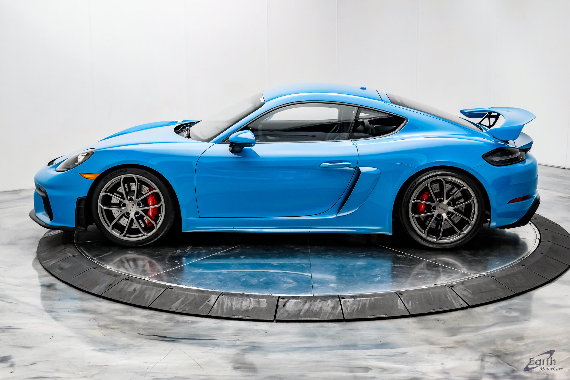 Used 2020 Porsche 718 Cayman GT4 RWD image 7