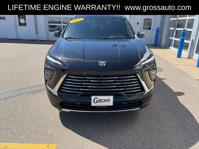 Used 2025 Buick Enclave Preferred AWD/4WD image 3
