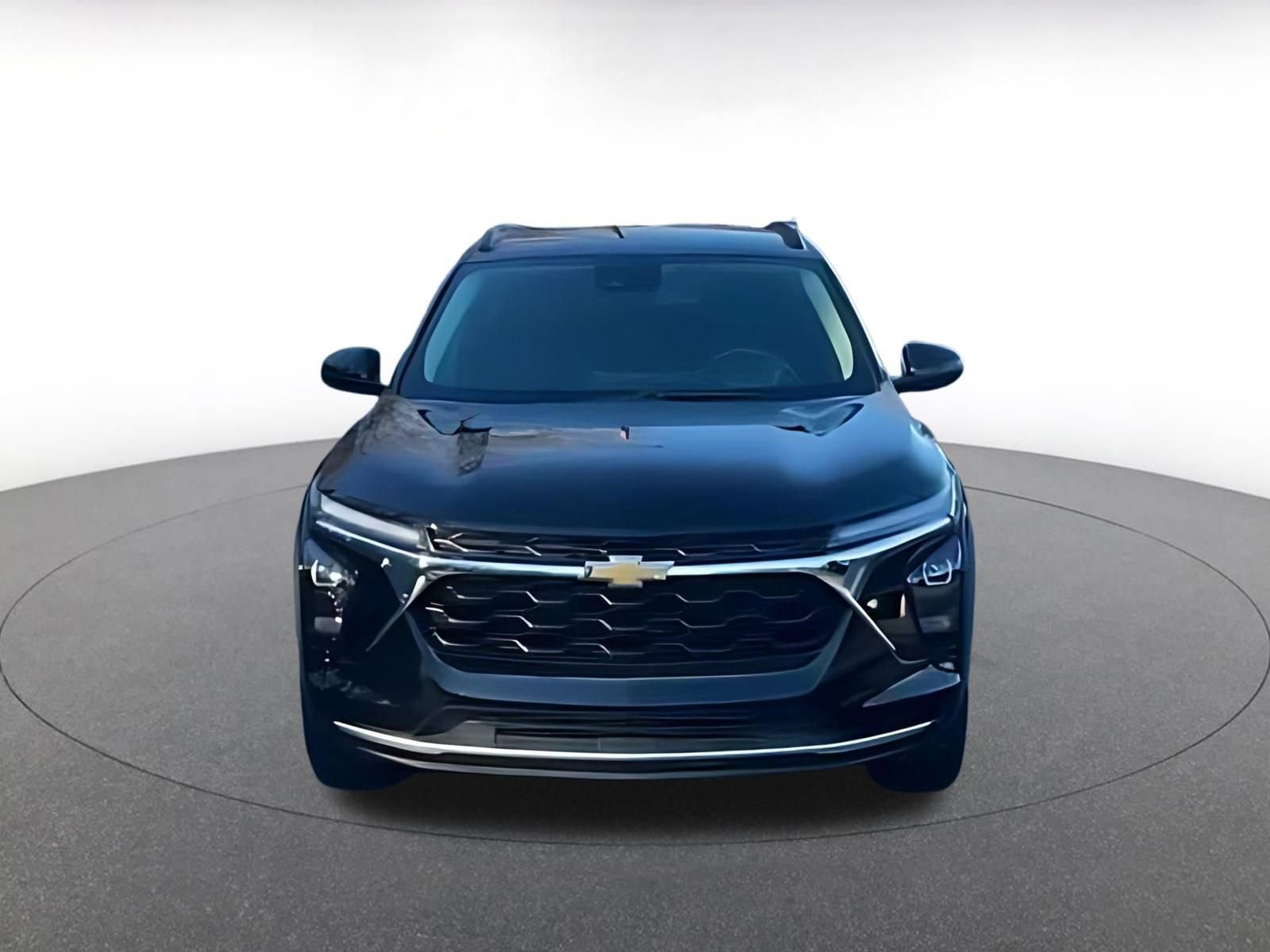 Used 2025 Chevrolet Trax LT image 4