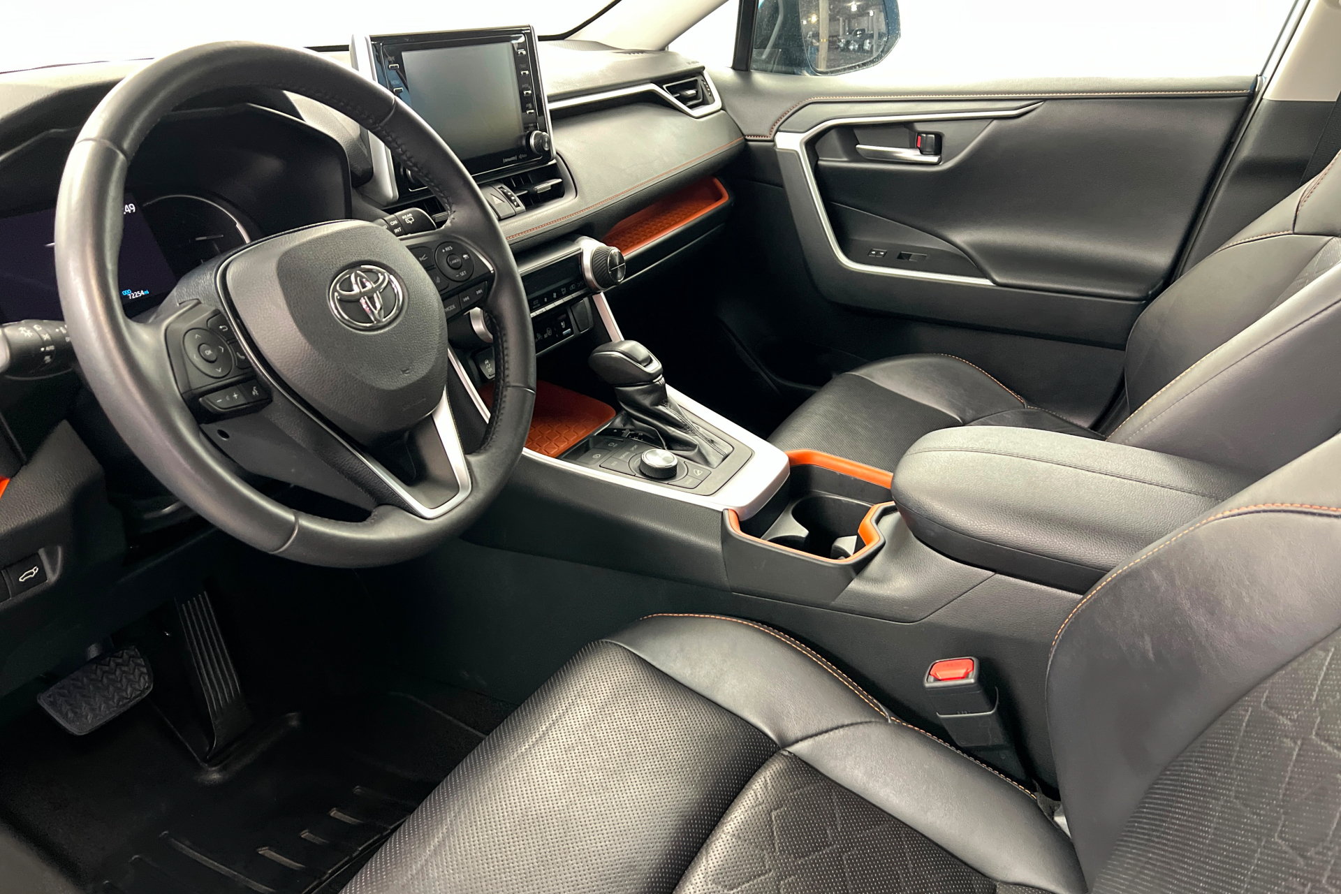 Used 2019 Toyota RAV4 Adventure w/ Cold Weather Package AWD/4WD image 15