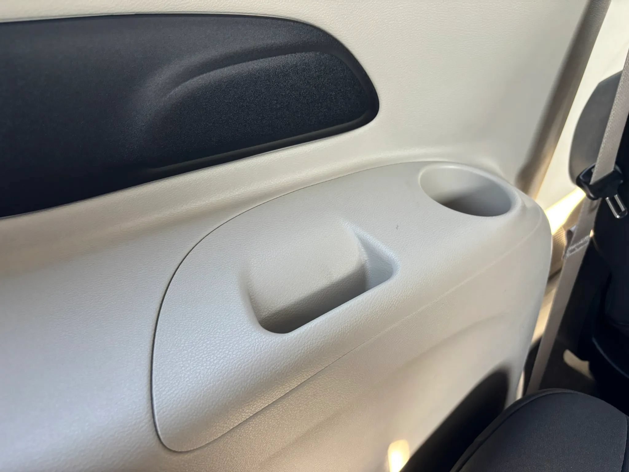 Used 2021 Chrysler Voyager L FWD image 53