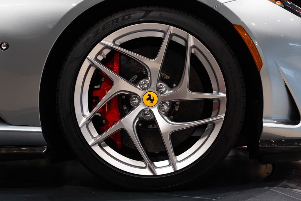 Used 2020 Ferrari 812 Superfast RWD image 15